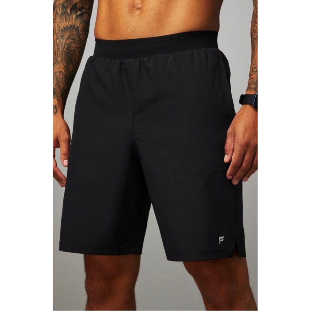 Fabletics Shorts Mens LG Black Lightweight Training Fundamental Short II